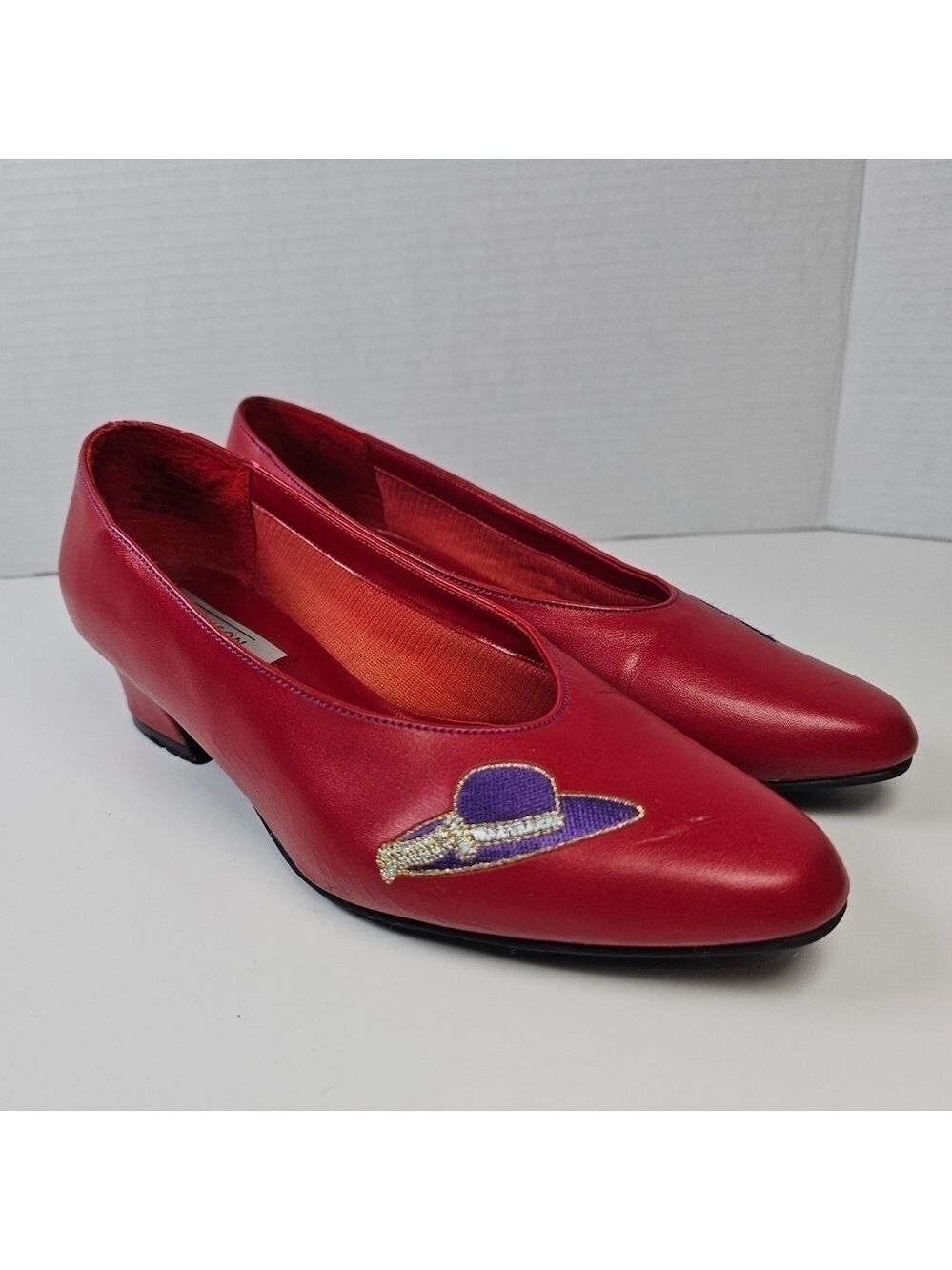 Vintage Allyson Whitmore Red Pumps with Purple Hat Design - Picture 2 of 10